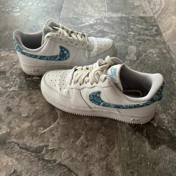 Nike Air Force 1 Low ‘07 Essential White Blue Paisley Size 7 - Picture 8 of 9
